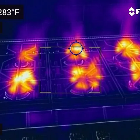 Gas cooktop, thermal scan