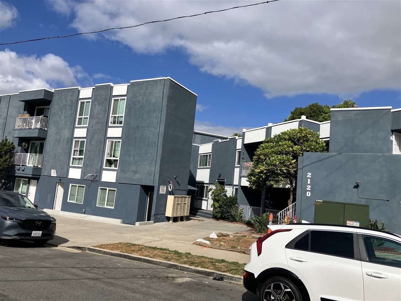 Apartment building at 2120 Mission Avenue San Diego during a balcony and walkway inspection