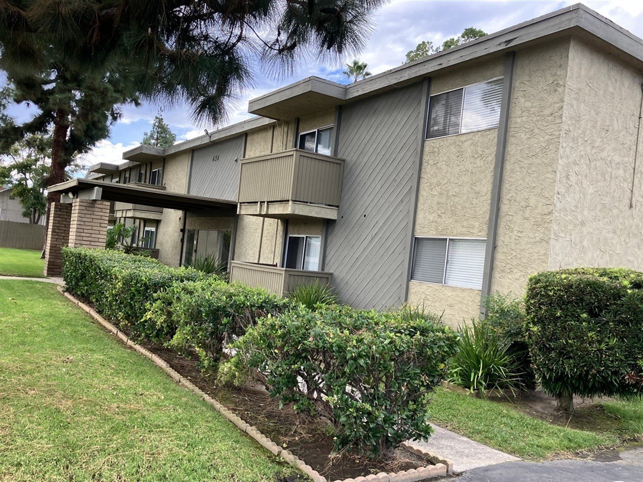 Apartment building at 434 S Mollison Ave El Tesoro during a balcony and walkway inspection