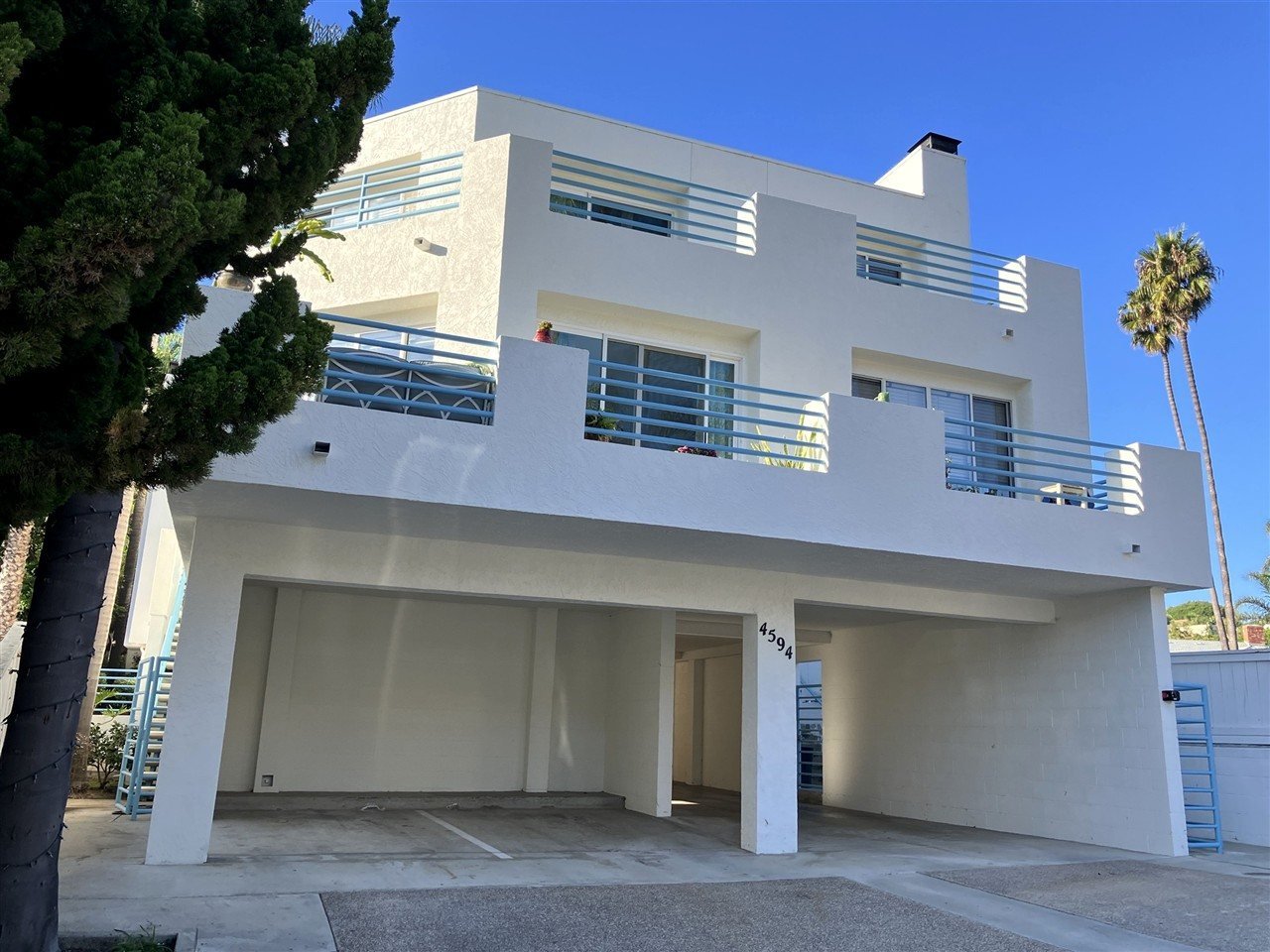 Apartment building at 4594 Cove Dr Carlsbad during a balcony and walkway inspection